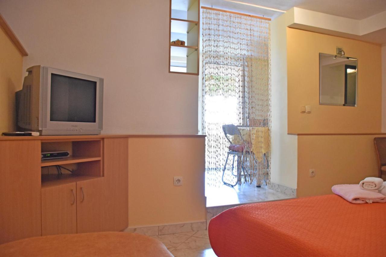 Apartments Stone Tucepi Exterior photo